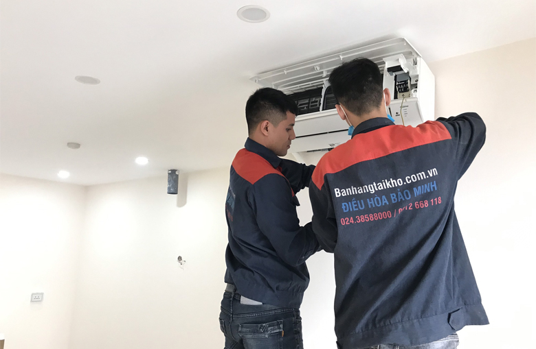 kỹ thuật Bảo Minh lắp đặt điều hòa Panasonic U18ZKH-8
